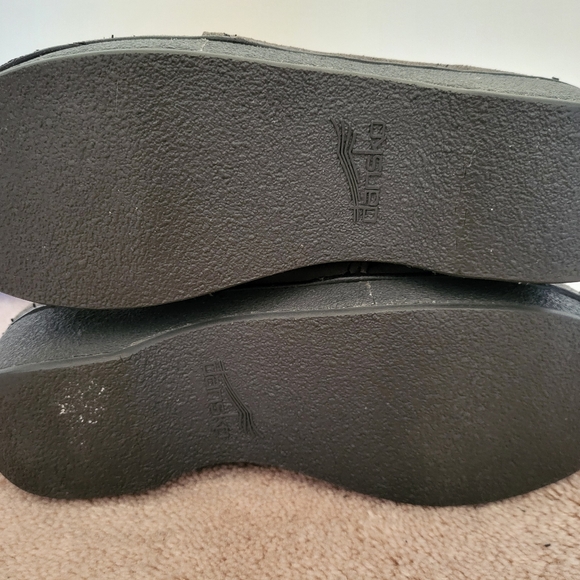 EUC Dansko Lace Up Suede Wedge Ankle Boots - size 38 - metallic blue/grey - Picture 5 of 8